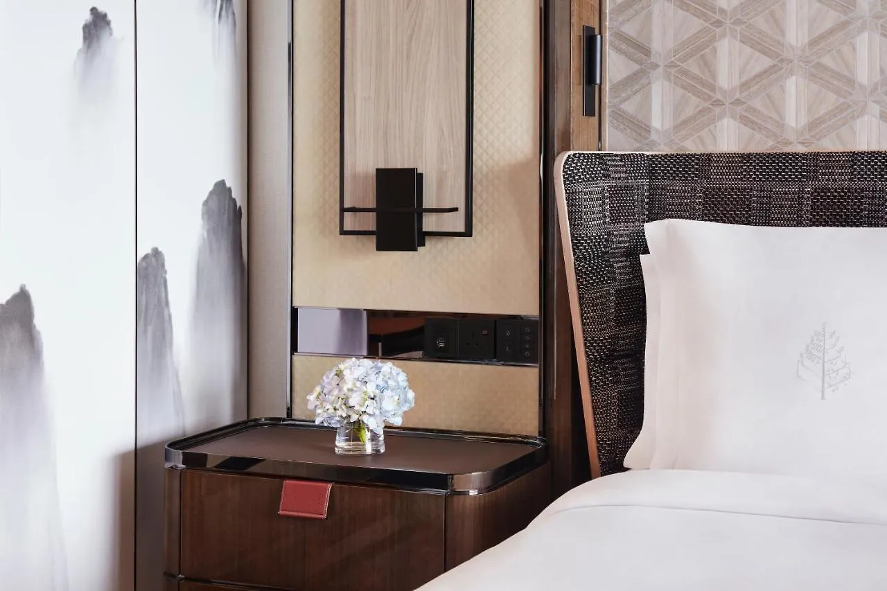 Four Seasons Hotel Hong Kong