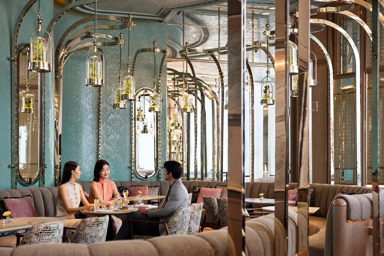 Four Seasons Hotel Hong Kong
