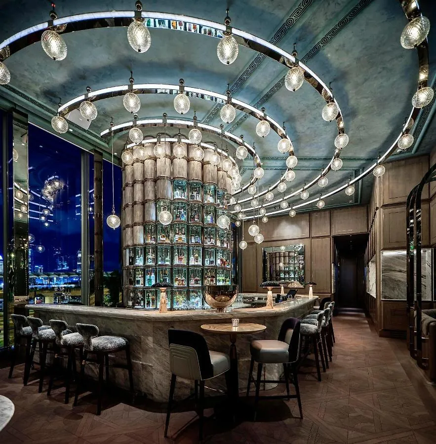 Four Seasons Hotel Hong Kong 5*,