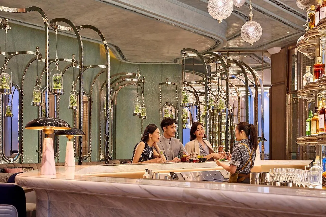 Four Seasons Hotel Hong Kong 5*,