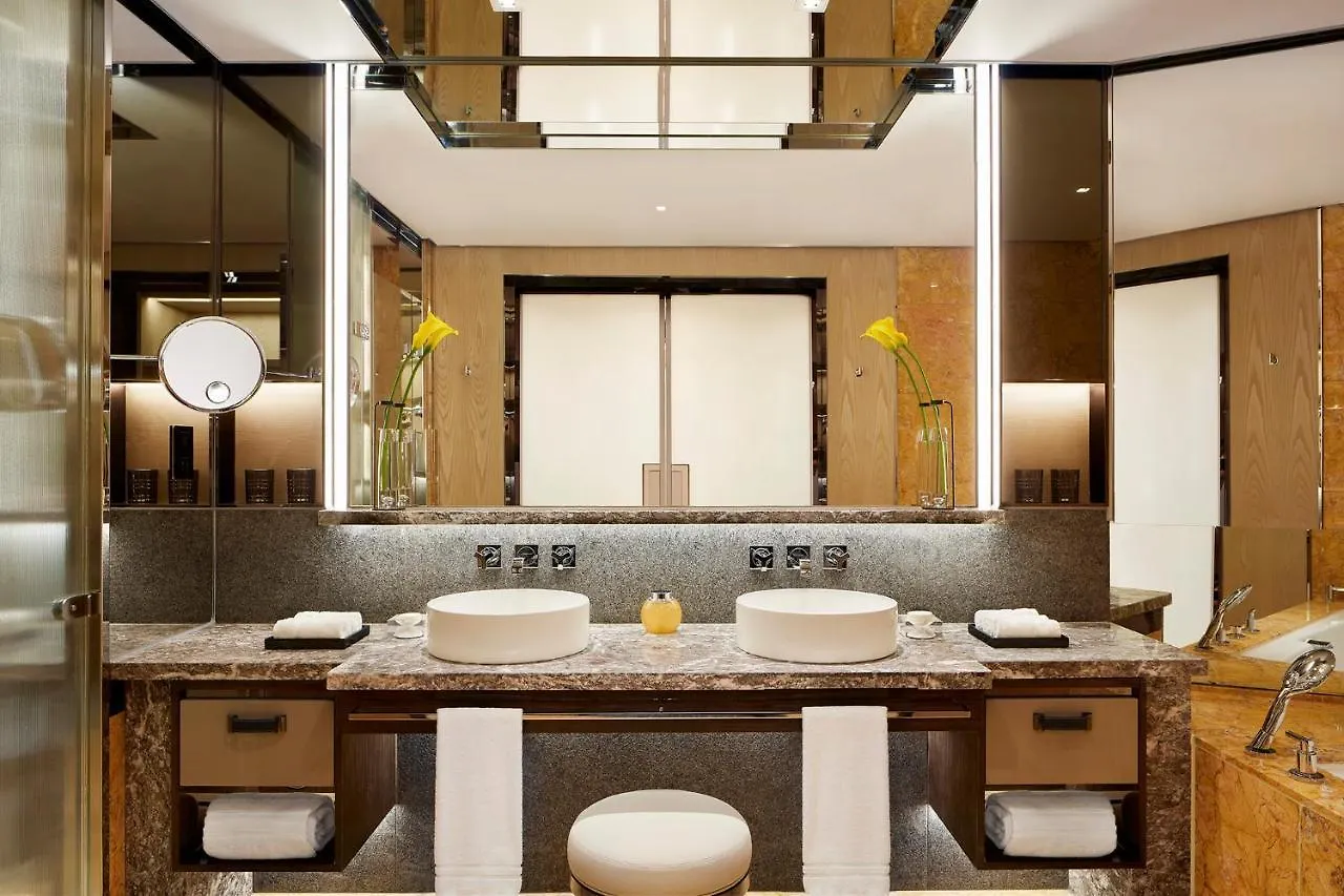 *****  Four Seasons Hotel Hong Kong Chine