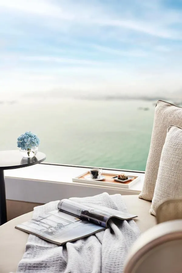 Four Seasons Hotel Hong Kong