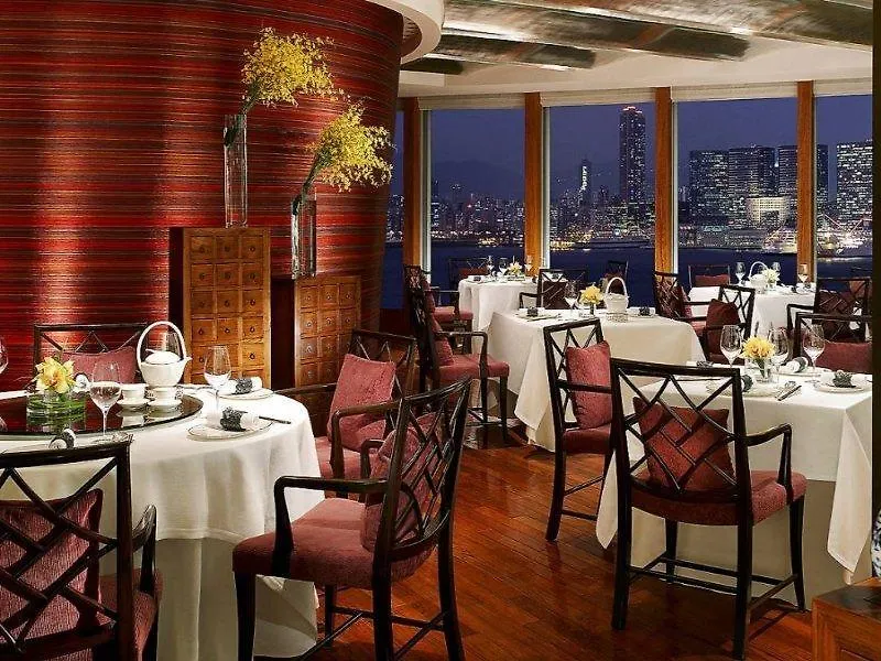 Four Seasons Hotel Hong Kong