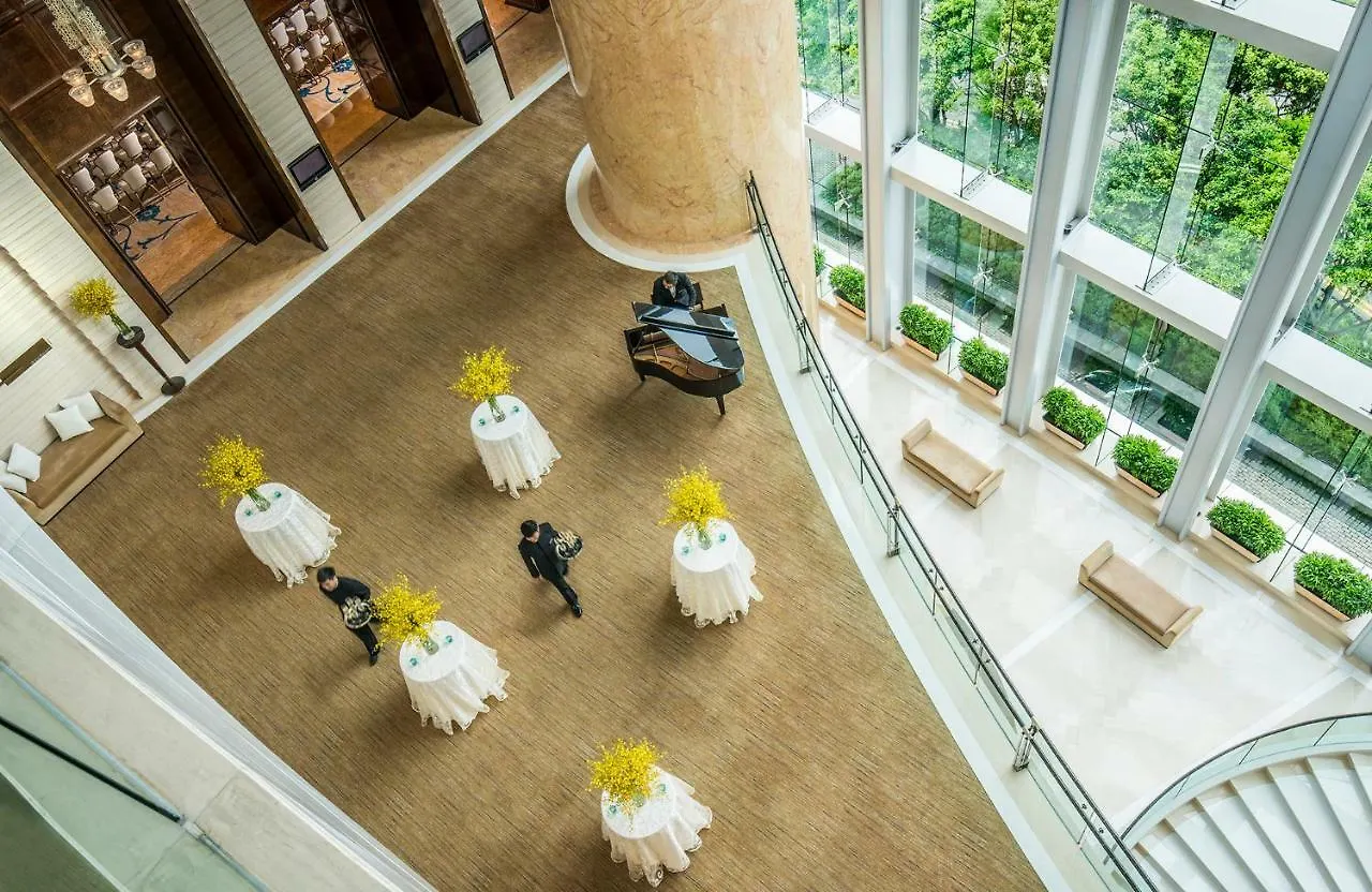 Four Seasons Hotel Hong Kong