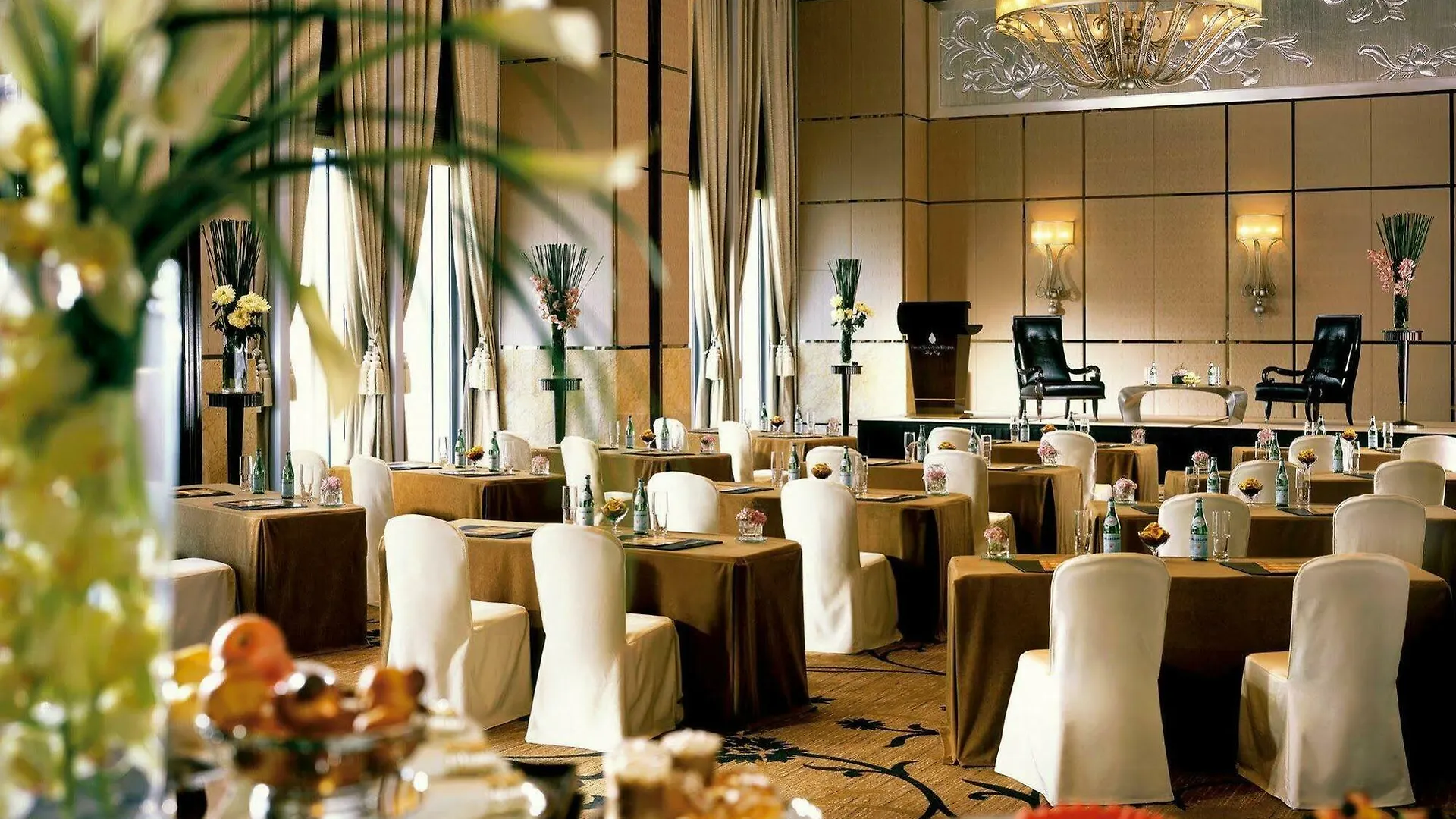 *****  Four Seasons Hotel Hong Kong China