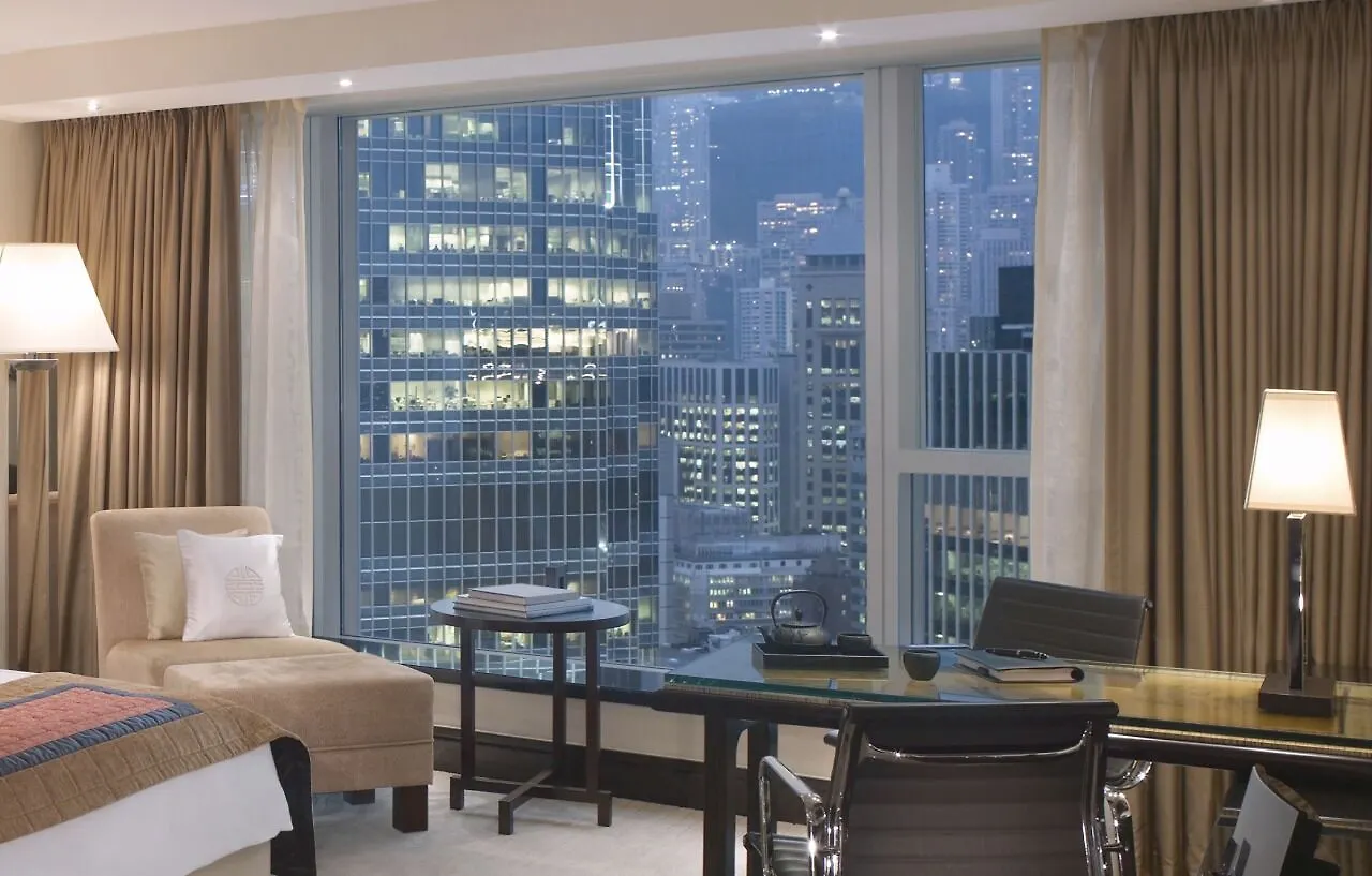 Four Seasons Hotel Hong Kong