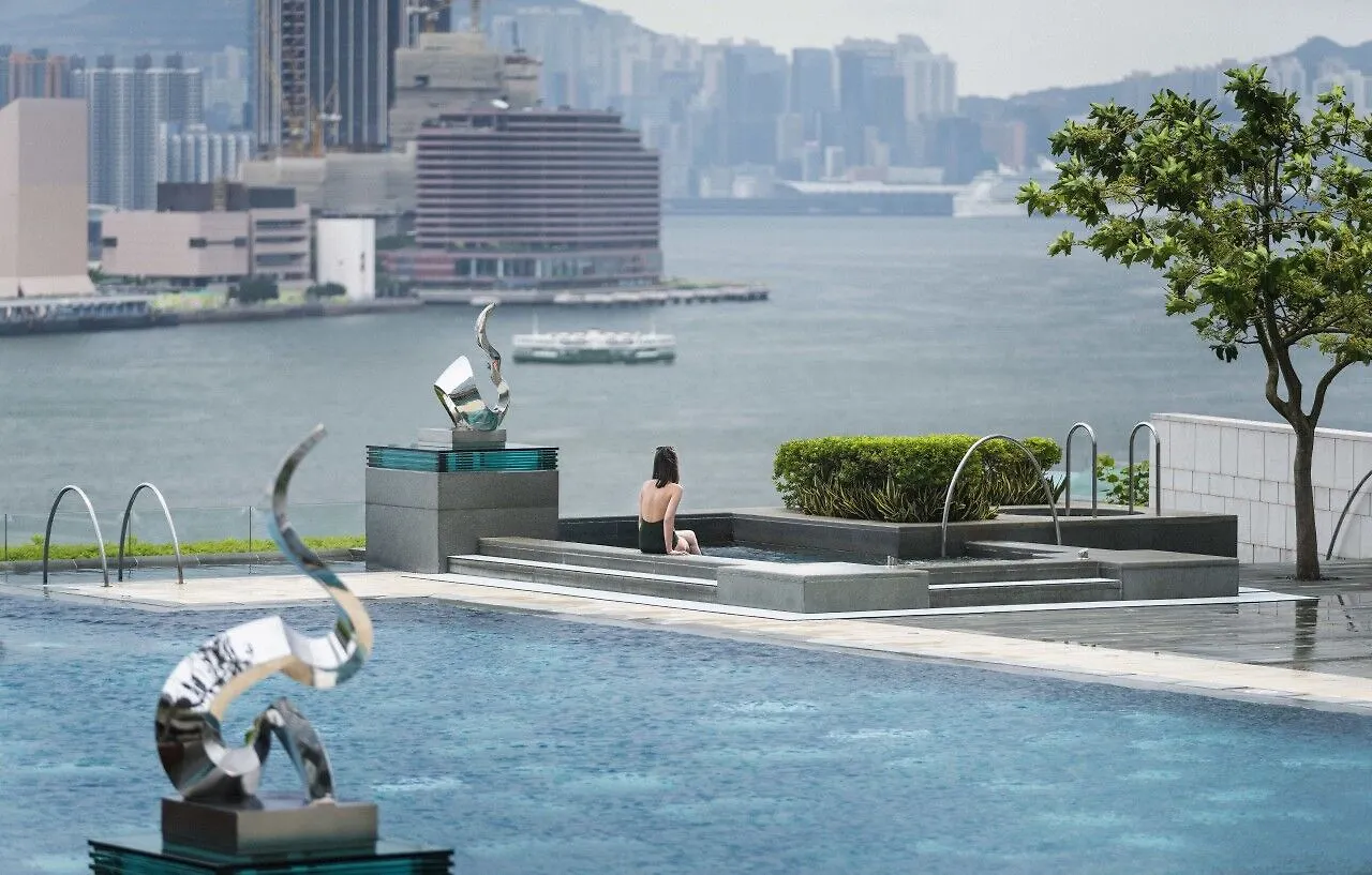 Four Seasons Hotel Hong Kong