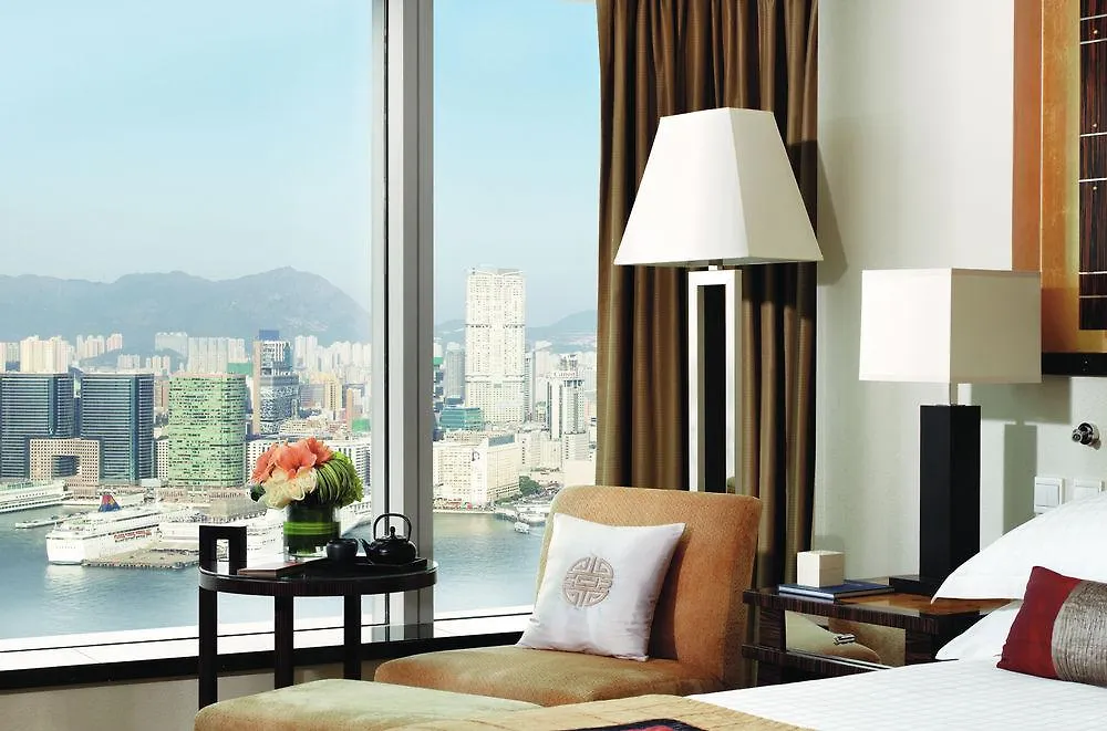 Four Seasons Hotel Hong Kong 5*,